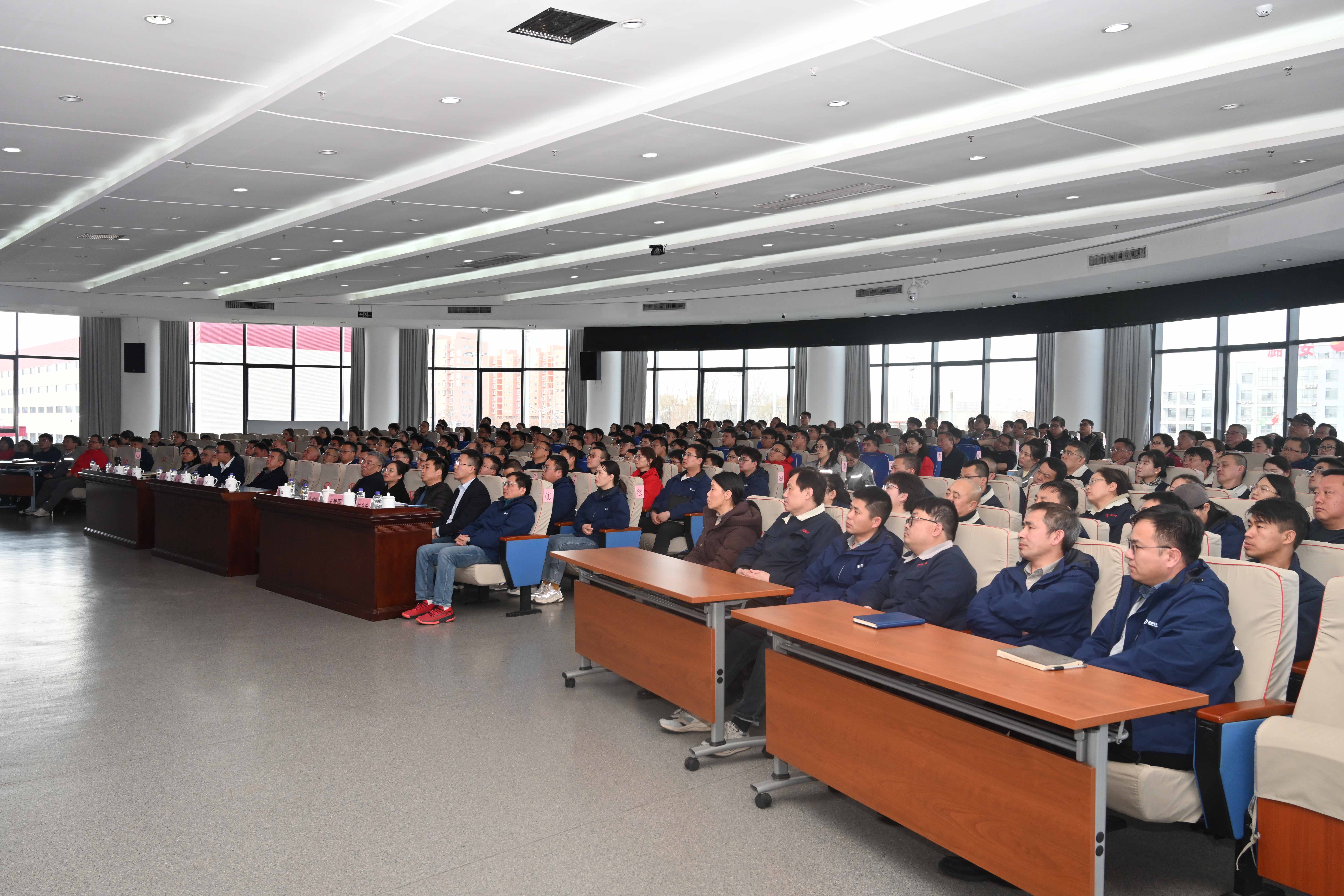 365速发国际汽车科技集团召开警示教育大会，强调廉洁自律与法制教育